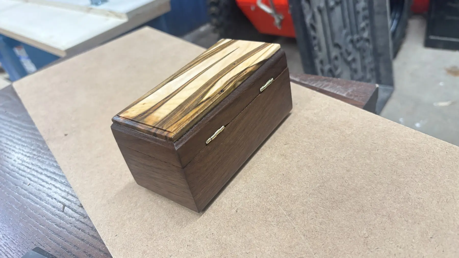 Held in Contrast — Walnut & Ambrosia Maple Gift Box detail 1