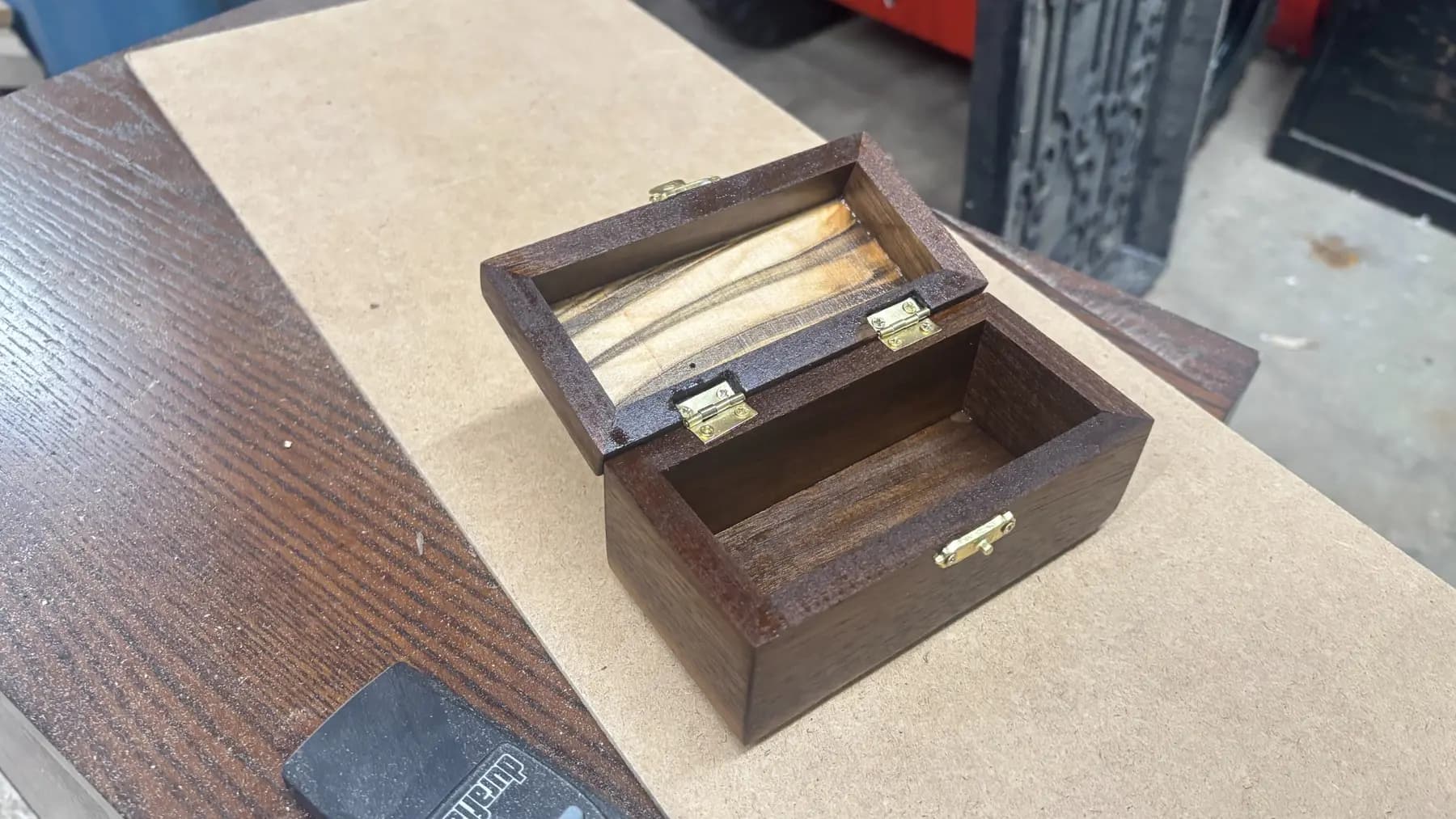 Held in Contrast — Walnut & Ambrosia Maple Gift Box detail 3